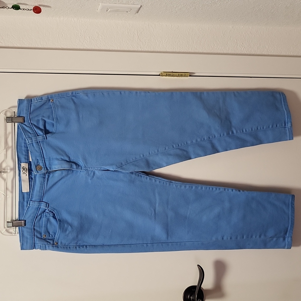Women's capri type jeans